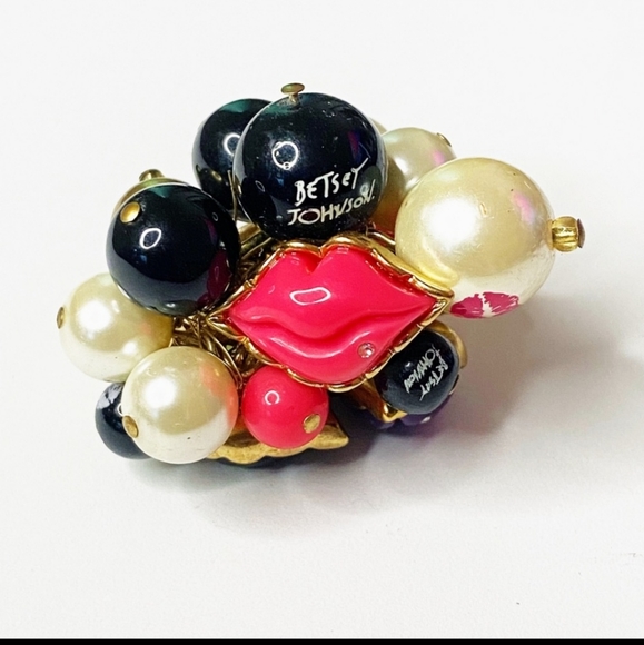 Betsey Johnson First Date Ring - Picture 12 of 13